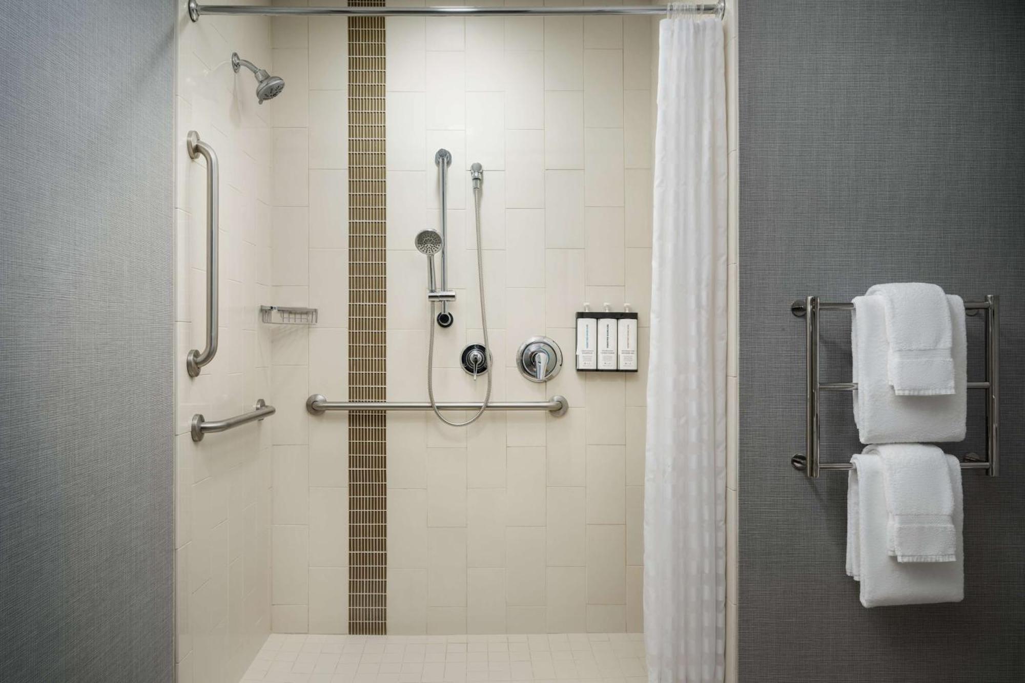Hyatt Place Canton Lake Cable Eksteriør billede