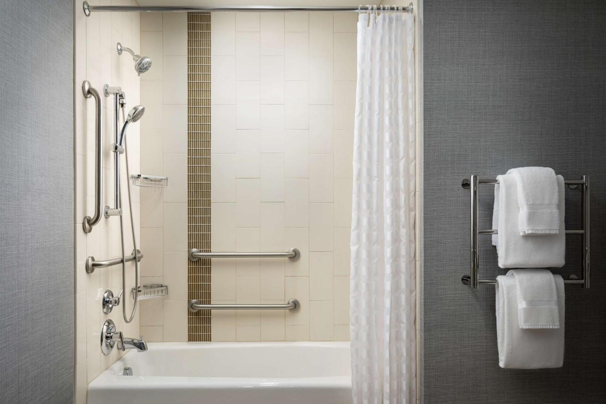 Hyatt Place Canton Lake Cable Eksteriør billede